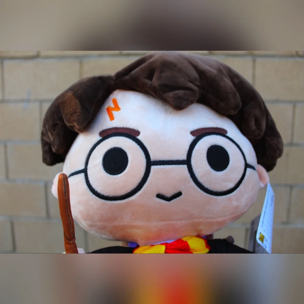 ✨🆕✨ Harry Potter. Seasonal Plush Room Décor - Picture 4 of 11